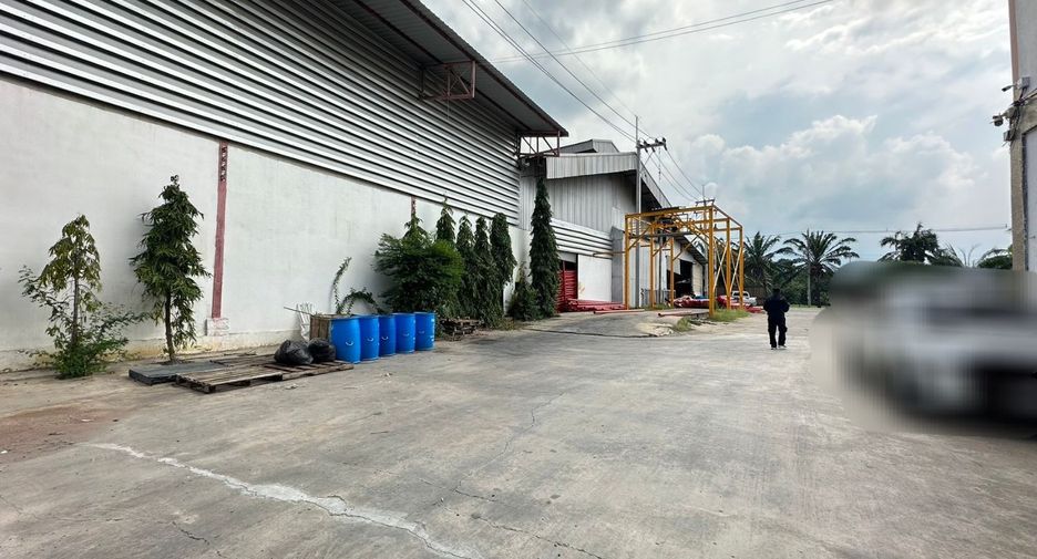 For sale 16 bed warehouse in Nakhon Chai Si, Nakhon Pathom