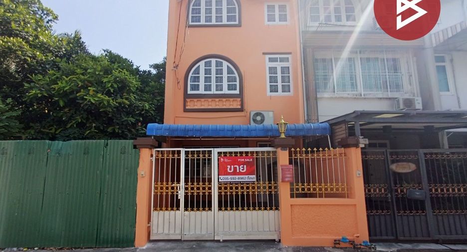 For sale 5 bed townhouse in Bang Phlat, Bangkok