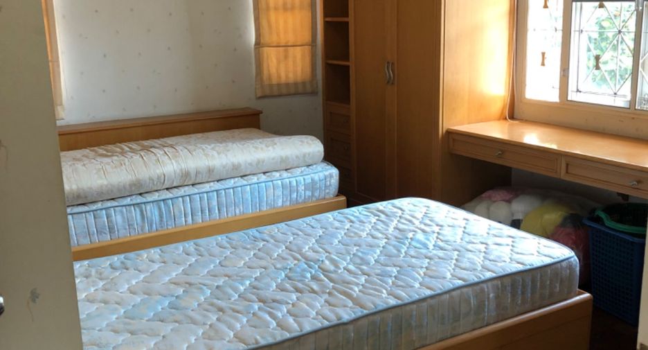 For sale 3 bedrooms house in Thung Khru, Bangkok