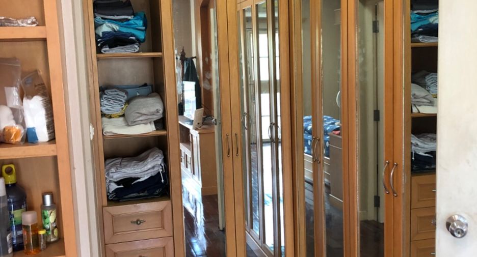For sale 3 bedrooms house in Thung Khru, Bangkok