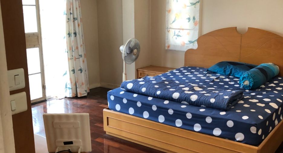 For sale 3 bedrooms house in Thung Khru, Bangkok