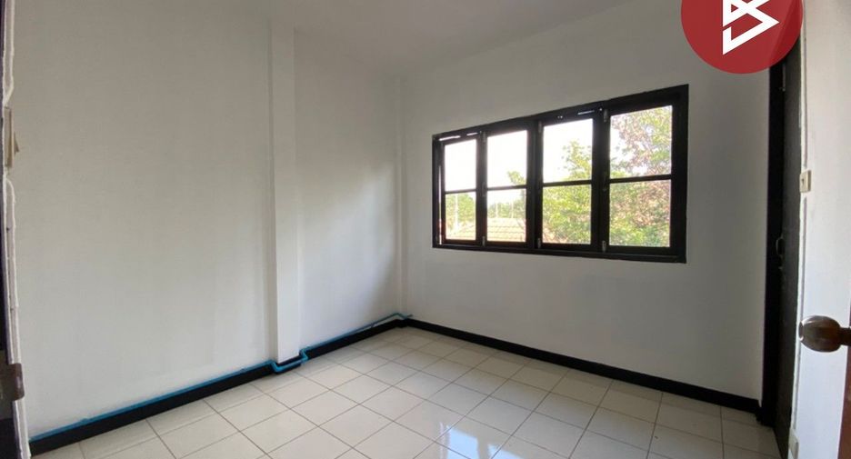 For sale 2 bed townhouse in Sam Phran, Nakhon Pathom
