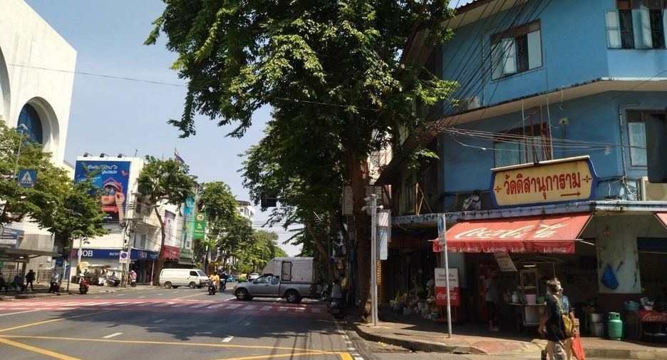 For rent and for sale 3 bed retail Space in Pom Prap Sattru Phai, Bangkok