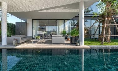 For sale 4 bedrooms villa in Huai Khwang, Bangkok