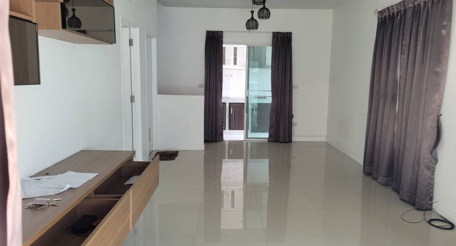 For sale 4 bed townhouse in Bang Bua Thong, Nonthaburi