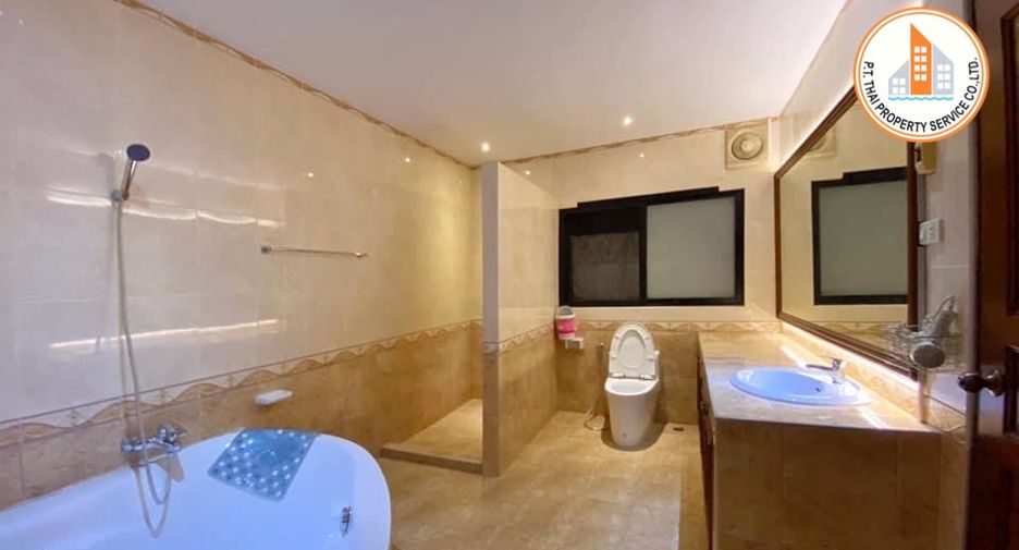 Casa en alquiler y en venta de 4 habitaciones en Bang Lamung, Chonburi