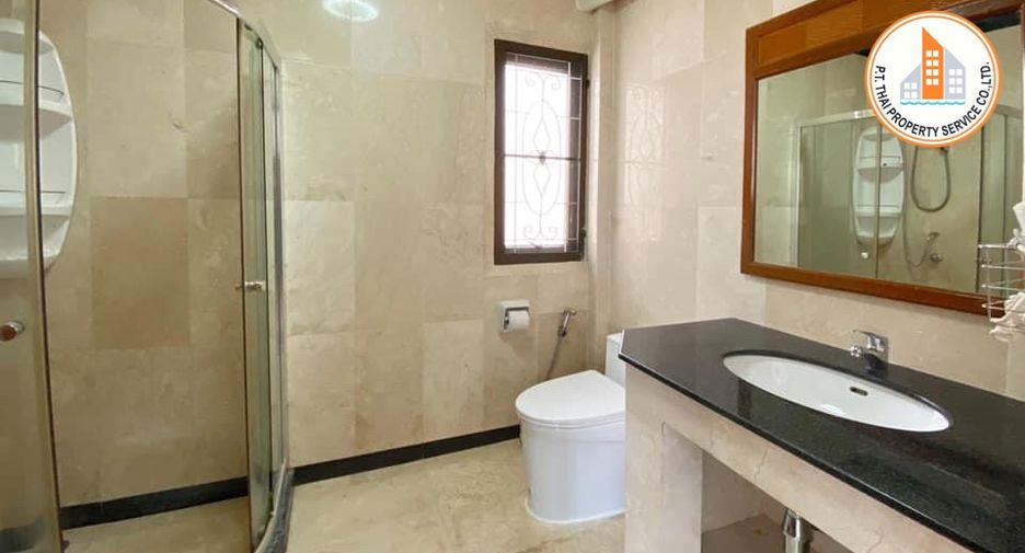 Casa en alquiler y en venta de 4 habitaciones en Bang Lamung, Chonburi