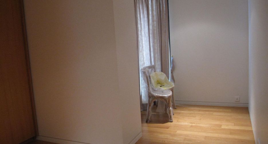 For rent 2 bedrooms condo in Sathon, Bangkok