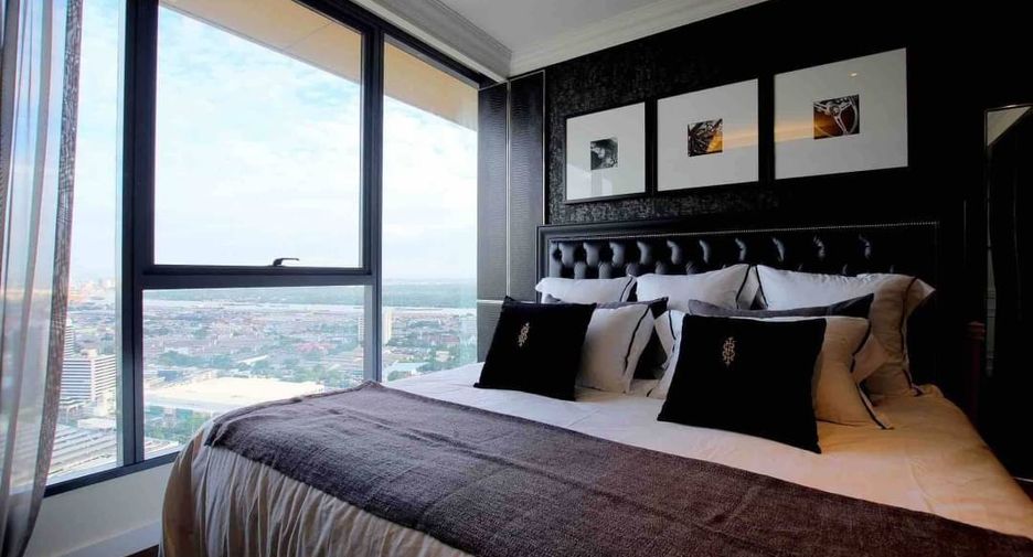 Condo en alquiler y en venta de 3 habitaciones en Khlong Toei, Bangkok