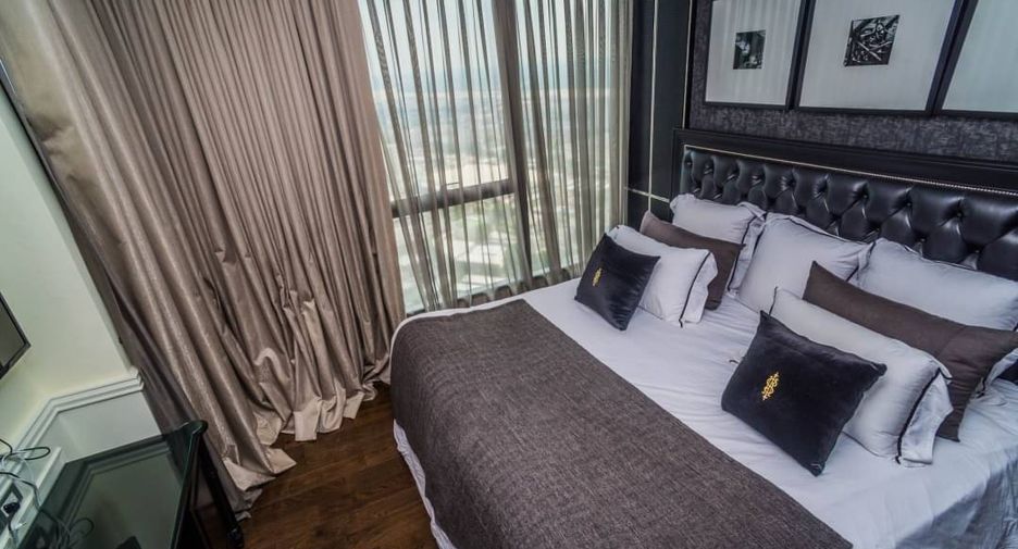 Condo en alquiler y en venta de 3 habitaciones en Khlong Toei, Bangkok