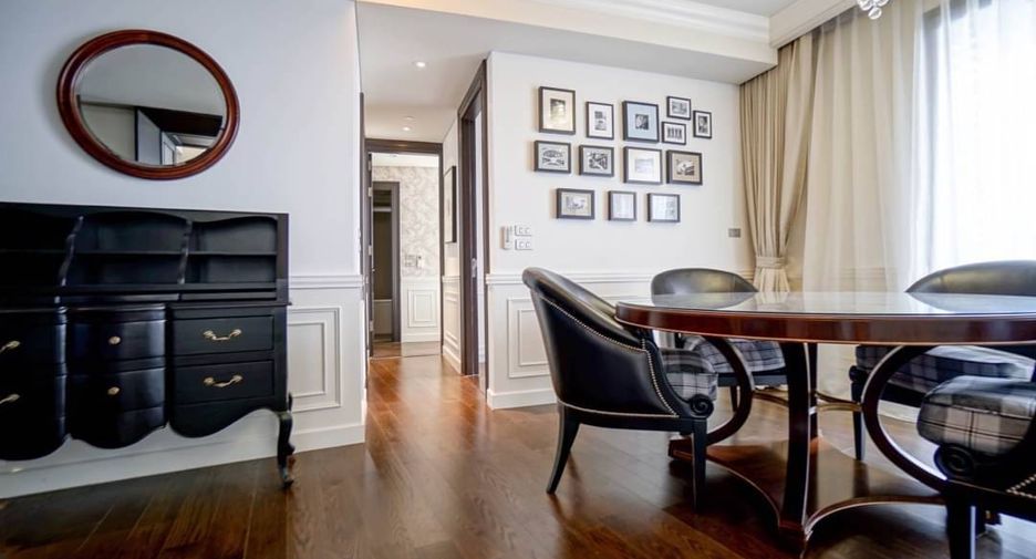 Condo en alquiler y en venta de 3 habitaciones en Khlong Toei, Bangkok