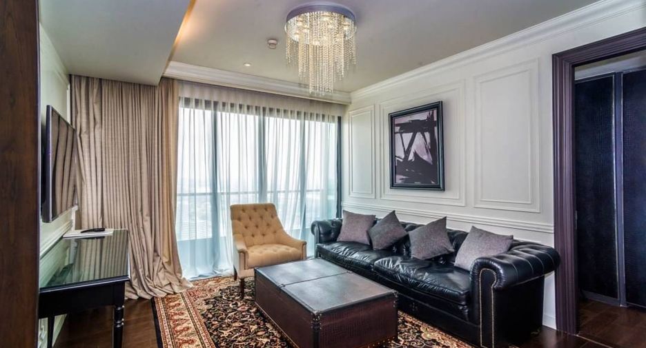 Condo en alquiler y en venta de 3 habitaciones en Khlong Toei, Bangkok
