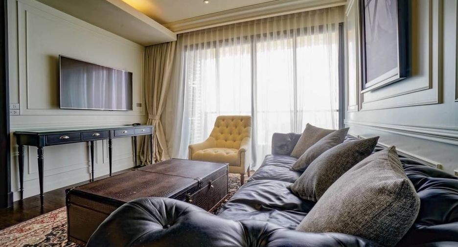 Condo en alquiler y en venta de 3 habitaciones en Khlong Toei, Bangkok