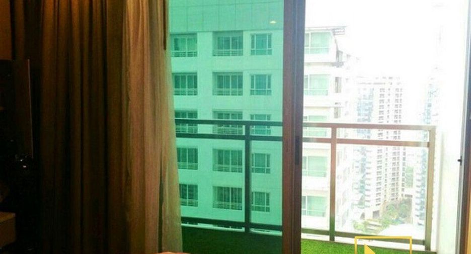 Condo en alquiler de 3 habitaciones en Khlong Toei, Bangkok