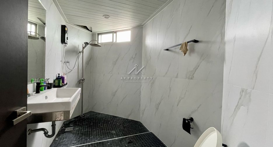 For sale 1 bed condo in Watthana, Bangkok