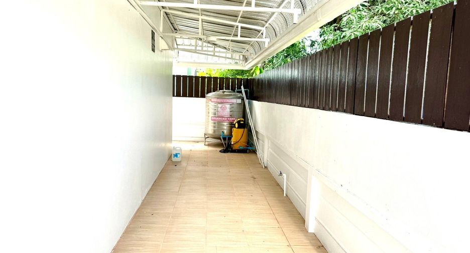 Casa en venta de 4 habitaciones en Bang Khun Thian, Bangkok