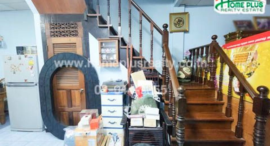 Продажа 4 спальни таунхаус в Пхаси Чароен, Бангкок
