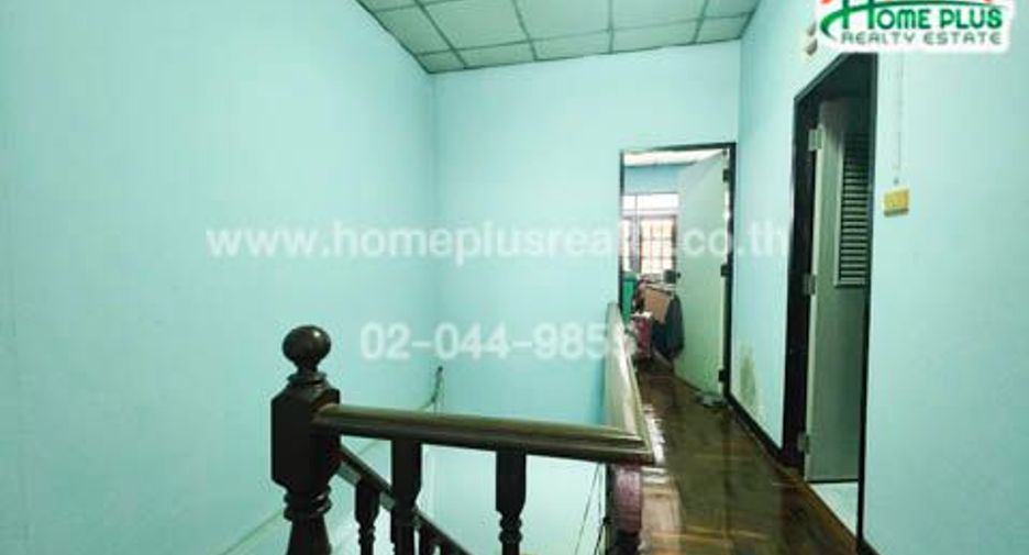 Продажа 4 спальни таунхаус в Пхаси Чароен, Бангкок