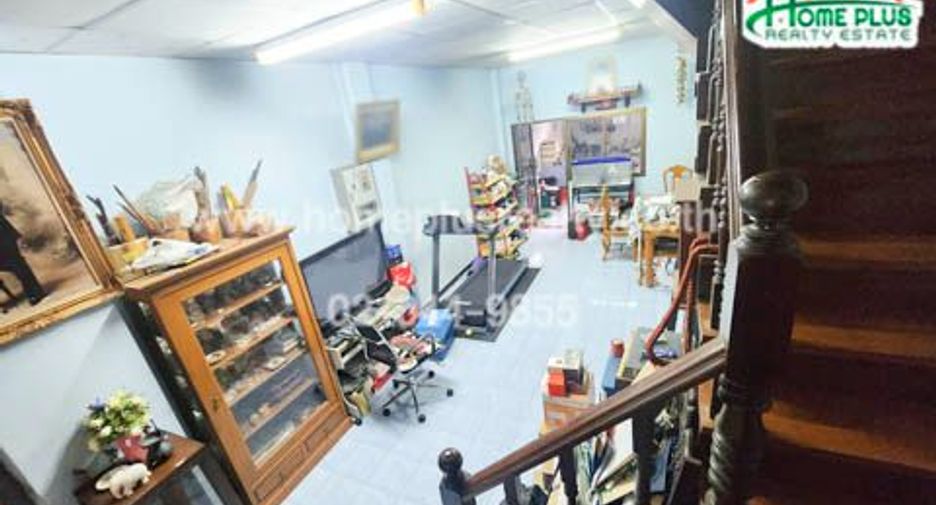 Продажа 4 спальни таунхаус в Пхаси Чароен, Бангкок