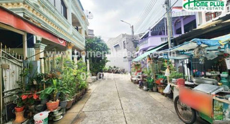 For sale 4 Beds townhouse in Phasi Charoen, Bangkok