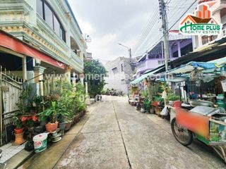 À vendre 4 chambres maison de ville à Phasi Charoen, Bangkok