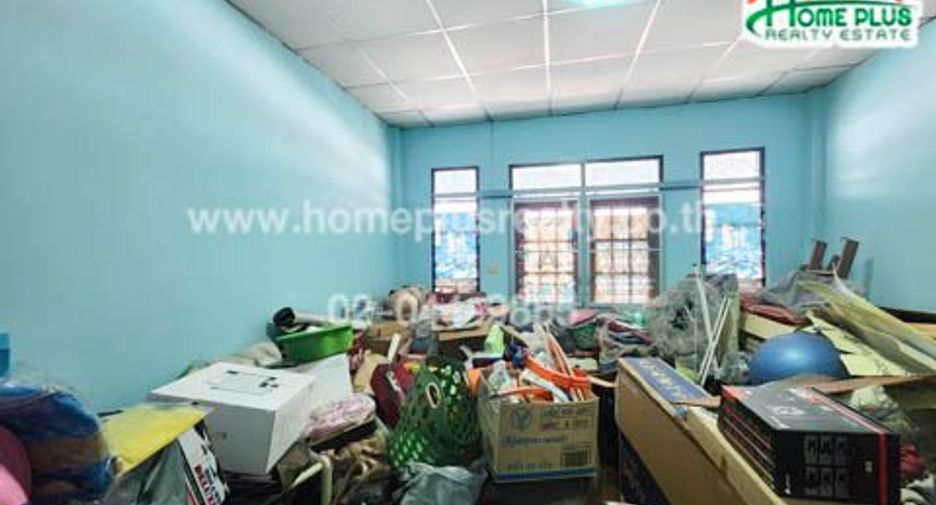 Продажа 4 спальни таунхаус в Пхаси Чароен, Бангкок