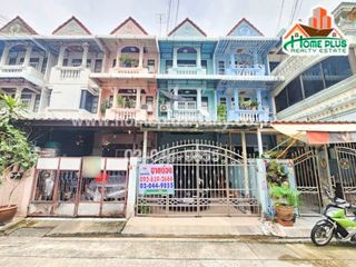 À vendre 4 chambres maison de ville à Phasi Charoen, Bangkok