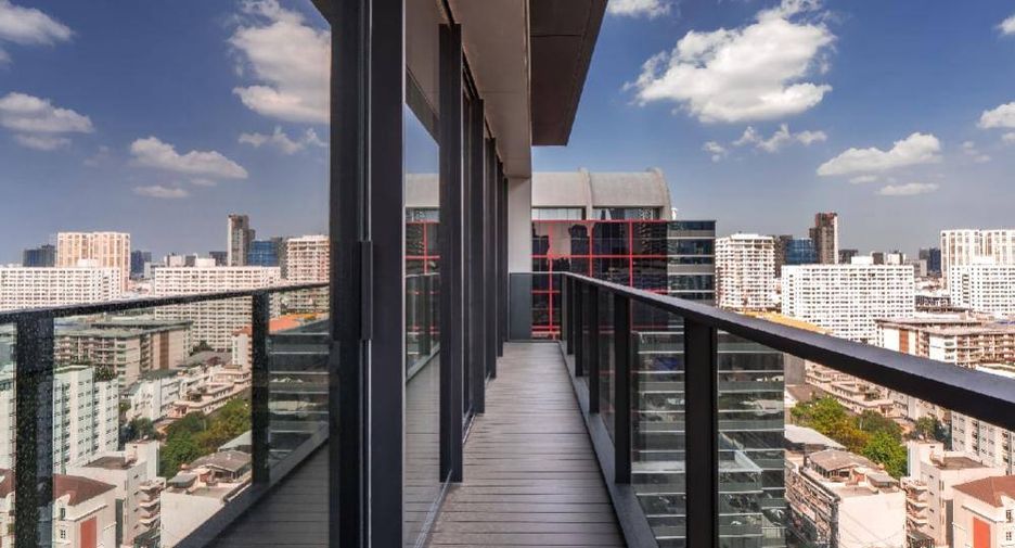 For rent 2 bedrooms condo in Watthana, Bangkok