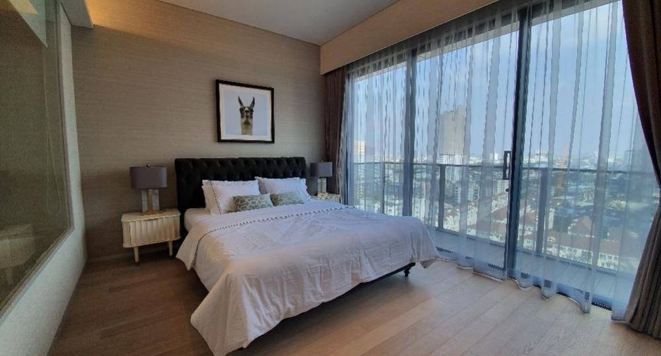 For rent 2 bedrooms condo in Watthana, Bangkok