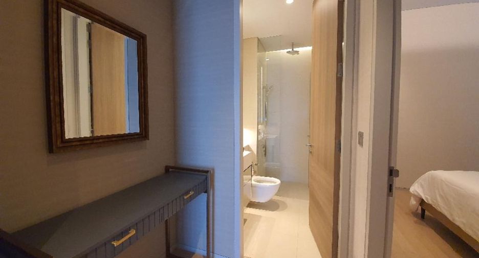For rent 2 bedrooms condo in Watthana, Bangkok