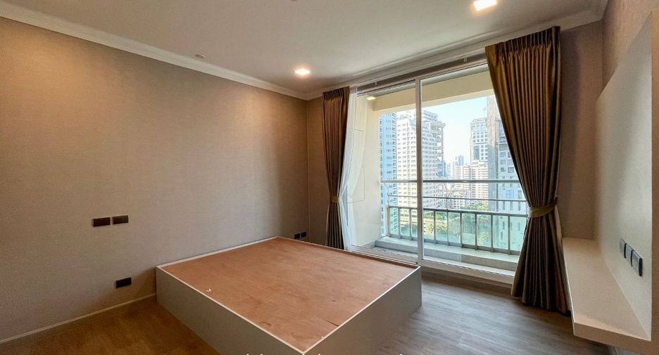 For rent 4 bedrooms condo in Khlong Toei, Bangkok