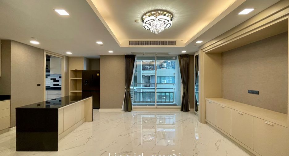 For rent 4 bedrooms condo in Khlong Toei, Bangkok