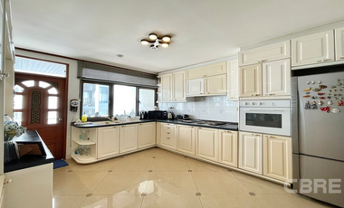À vendre 2 chambres condo à Khlong Toei, Bangkok