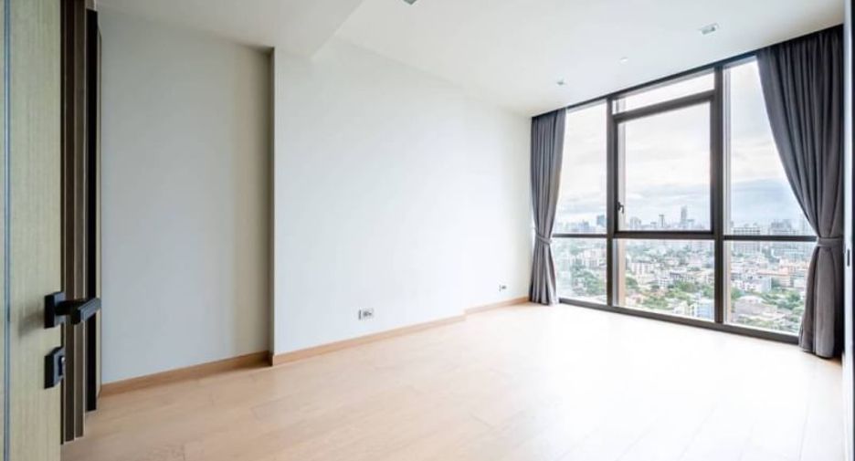 For rent 2 bedrooms condo in Watthana, Bangkok