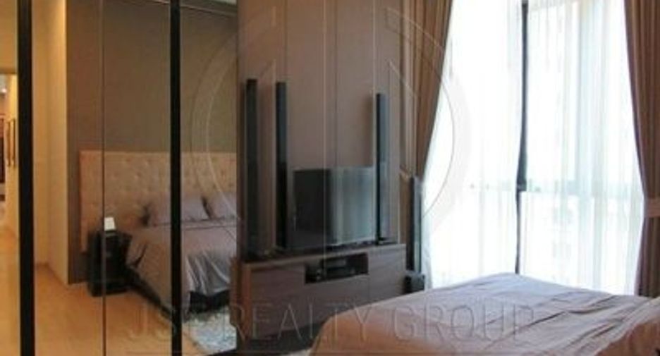 Condo en alquiler y en venta de 4 habitaciones en Watthana, Bangkok