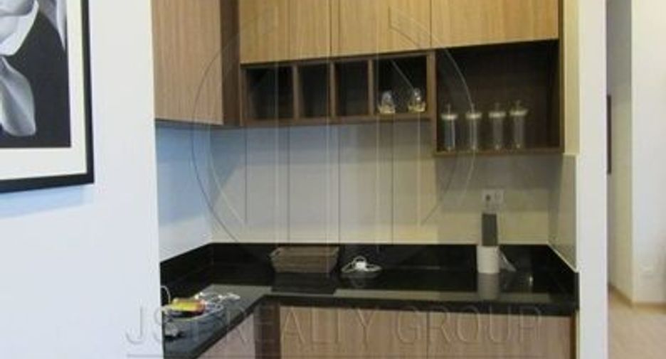 Condo en alquiler y en venta de 4 habitaciones en Watthana, Bangkok