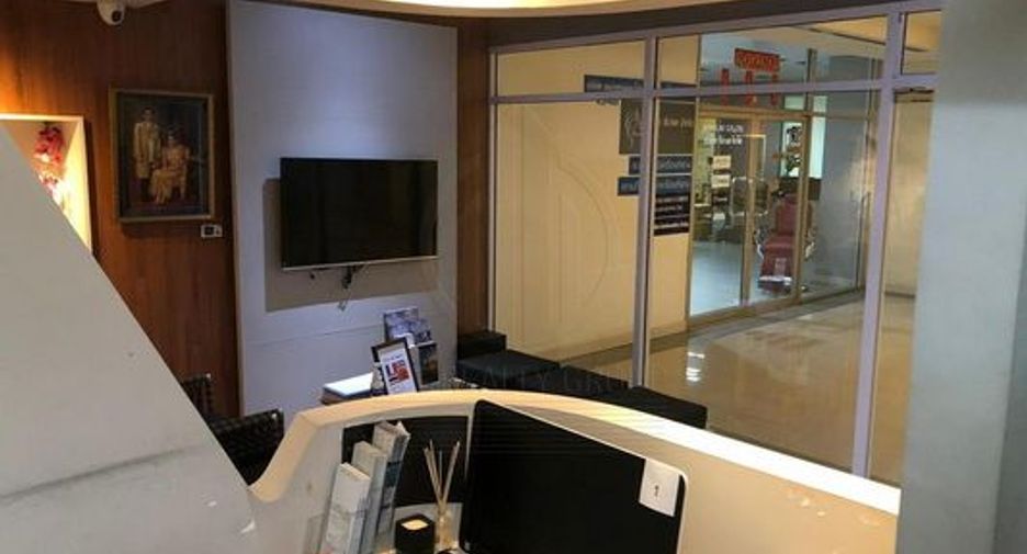 For rent and for sale 1 bed office in Khlong Toei, Bangkok