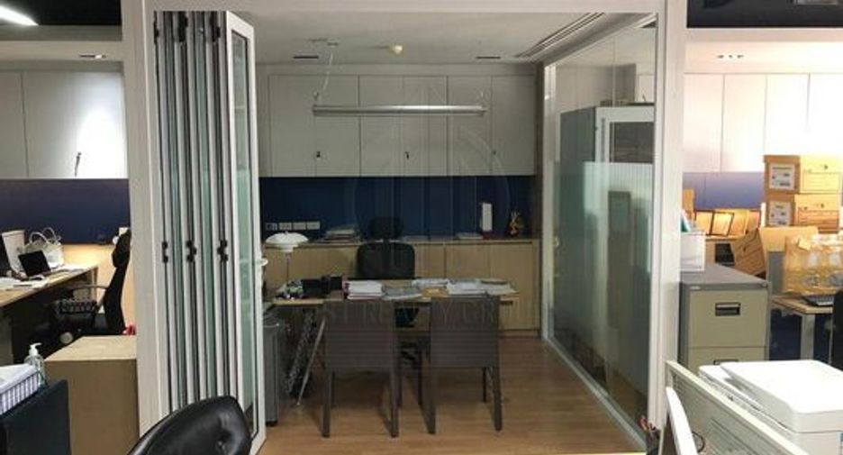 For rent and for sale 1 bed office in Khlong Toei, Bangkok