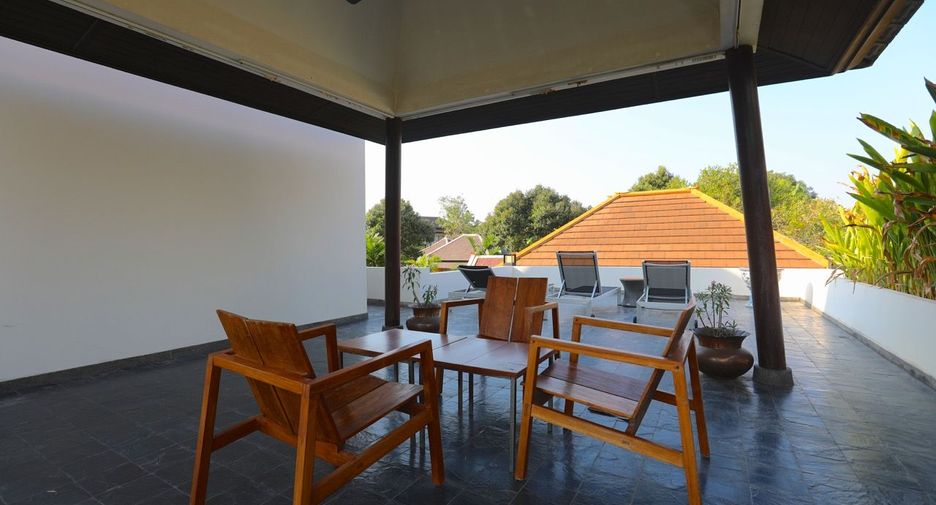 For sale 6 bedrooms house in East Pattaya, Pattaya