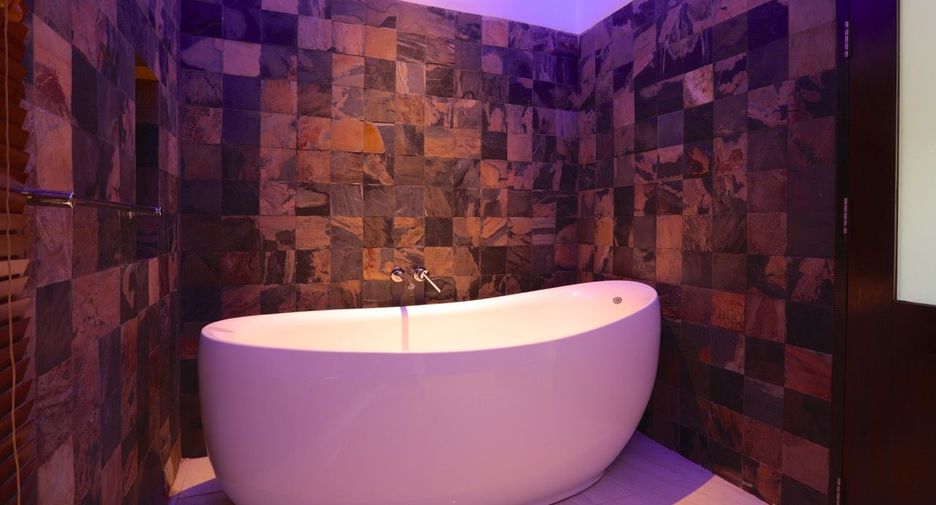 For sale 6 bedrooms house in East Pattaya, Pattaya