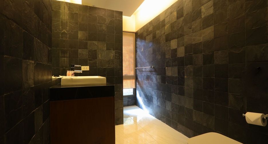 For sale 6 bedrooms house in East Pattaya, Pattaya