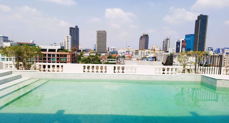 For sale 13 Beds hotel in Watthana, Bangkok