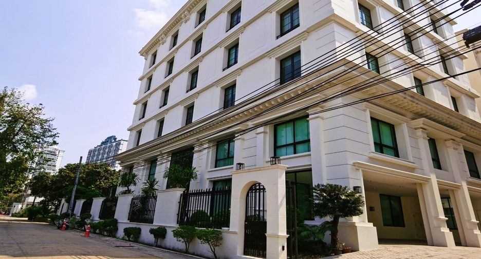 For sale 13 bed hotel in Watthana, Bangkok