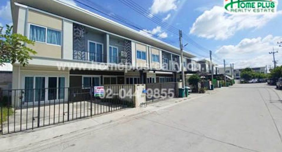 For sale 3 bedrooms townhouse in Lat Lum Kaeo, Pathum Thani