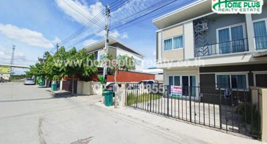 For sale 3 bedrooms townhouse in Lat Lum Kaeo, Pathum Thani