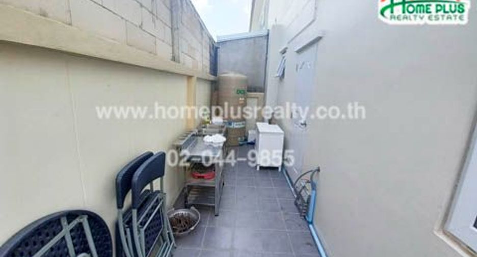 For sale 3 bedrooms townhouse in Lat Lum Kaeo, Pathum Thani