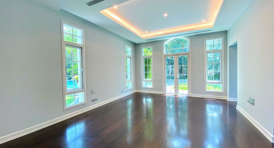 For sale 5 bedrooms house in Taling Chan, Bangkok
