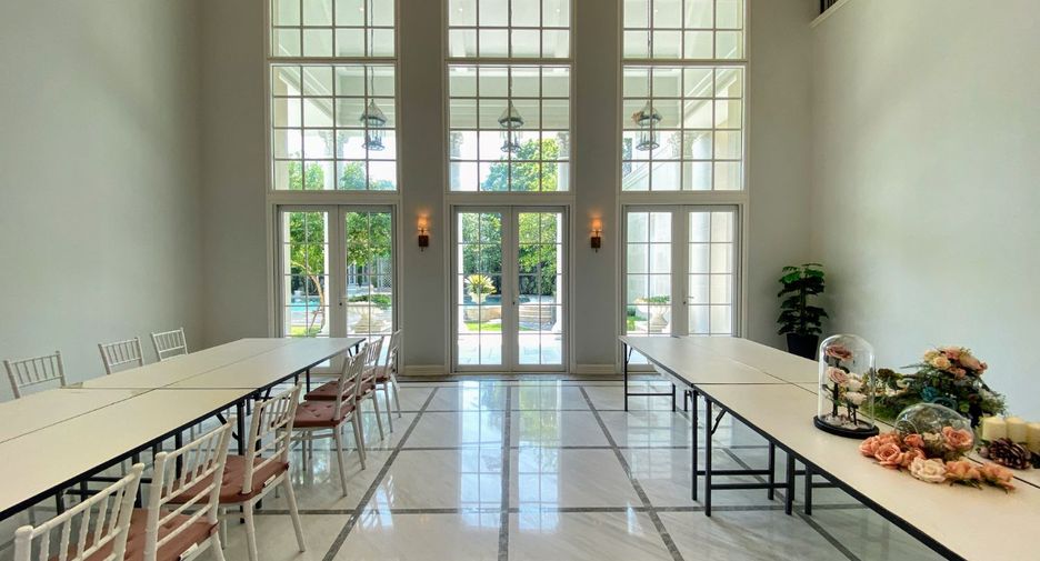 For sale 5 bedrooms house in Taling Chan, Bangkok