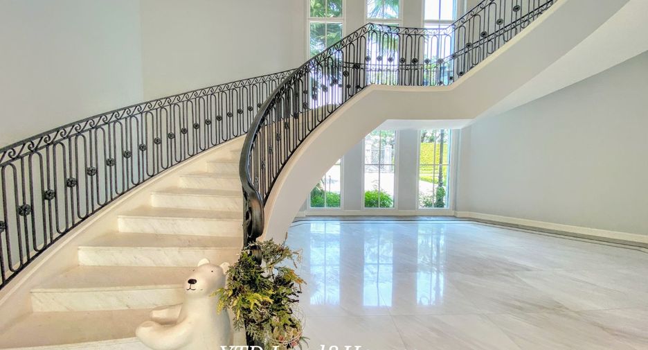 For sale 5 bedrooms house in Taling Chan, Bangkok