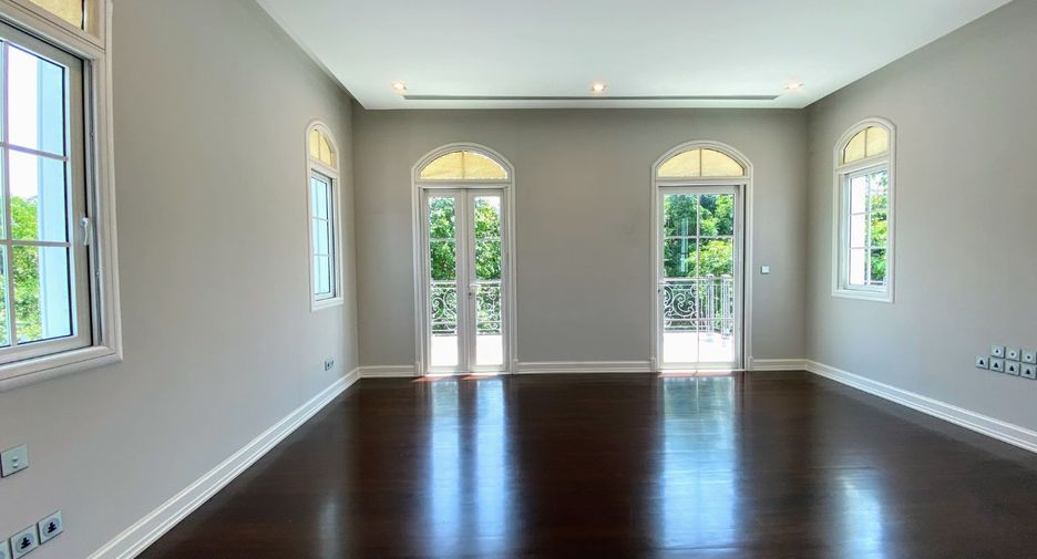 For sale 5 bedrooms house in Taling Chan, Bangkok